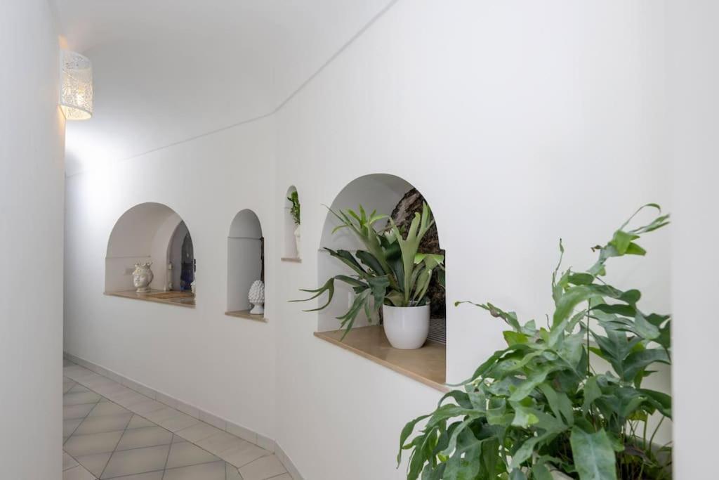 House On The Rock Apartment Positano Bagian luar foto